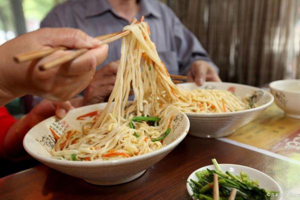 论民俗生活礼仪，民间传统食俗