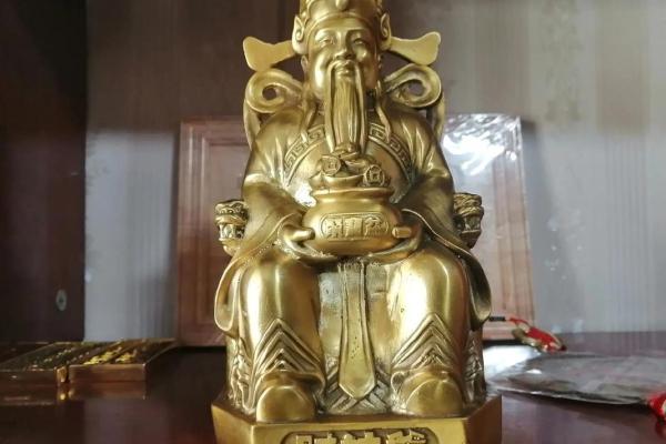 开店应该请什么财神 请什么招财