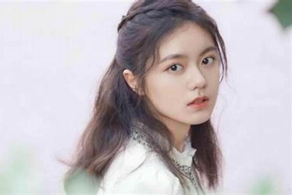 哄起来最乖的三个星座女，爱听话，不顽皮