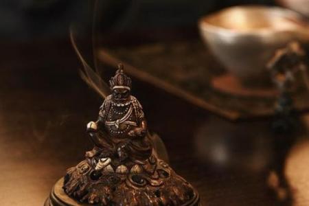 怎样给财神爷换香炉