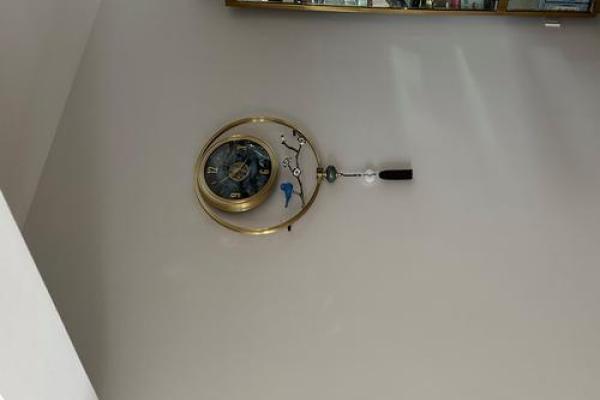风水客厅三处最好挂钟位置讲究