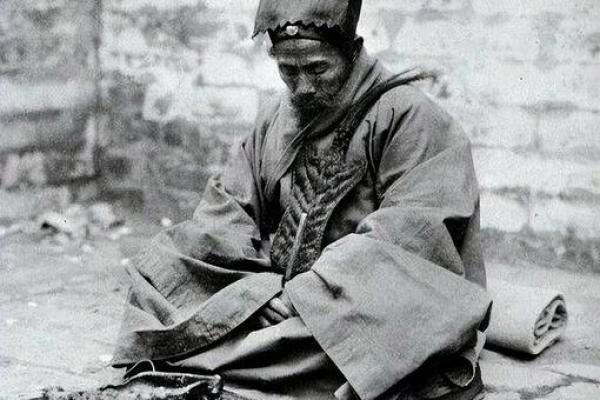 陕西延安摸骨算命