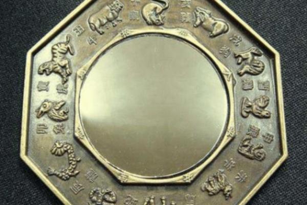 风水大师的_为什么门前要放把刀