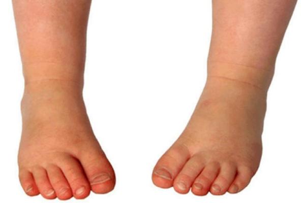 四岁内八字 四岁内八字