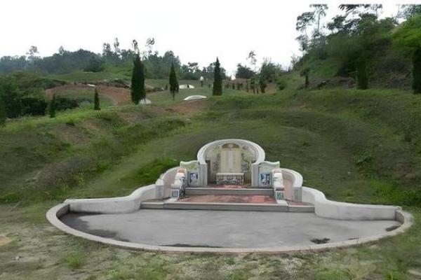 坟地盖房子风水好不好