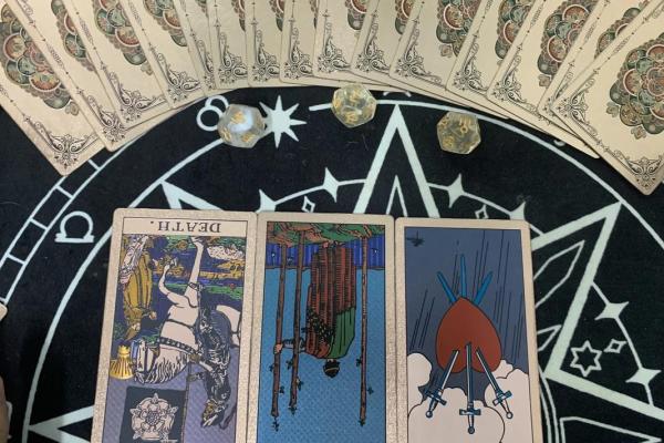 塔罗测试爱情，追求心仪对象许久不成功，还应该继续坚持么？